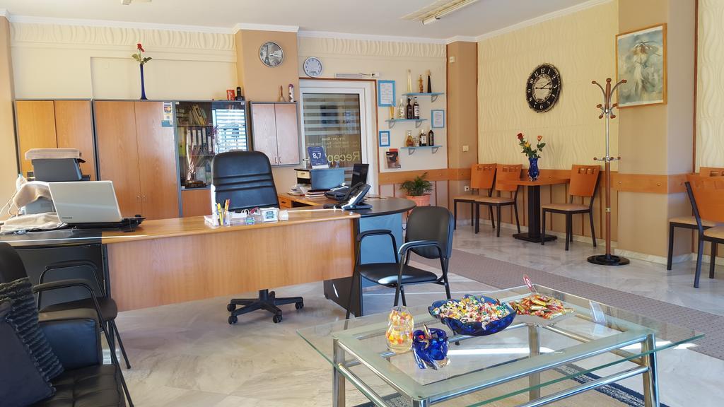 Stella Family Apartments Sindos Экстерьер фото